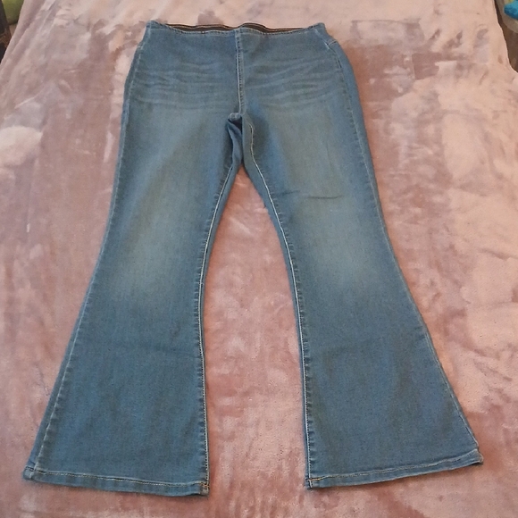 INC Denim Pull-on Flare Leg Jeans - Picture 4 of 5